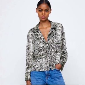 NWT Zara Snake Print Python Button Down Silky Boxy Blouse Size Small